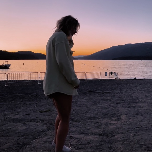 Meet your Posher, Taylor - Picture 1 of 1